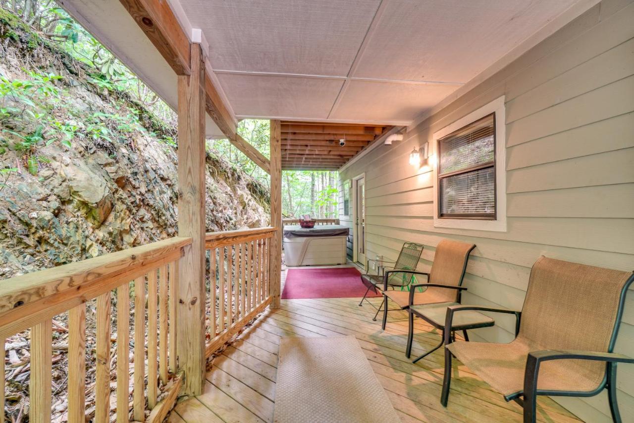 Gatlinburg Vacation Rental Balcony With Hot Tub! Экстерьер фото
