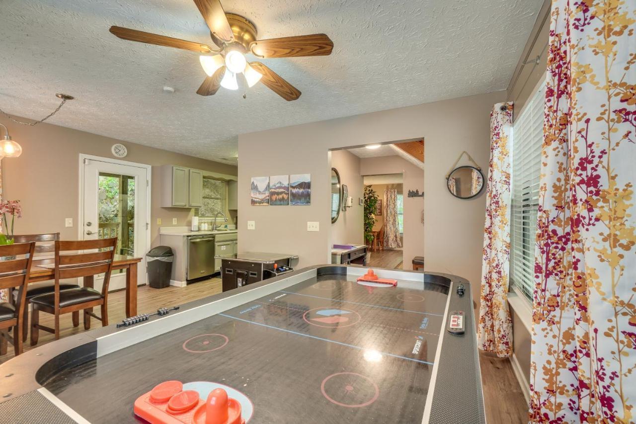 Gatlinburg Vacation Rental Balcony With Hot Tub! Экстерьер фото