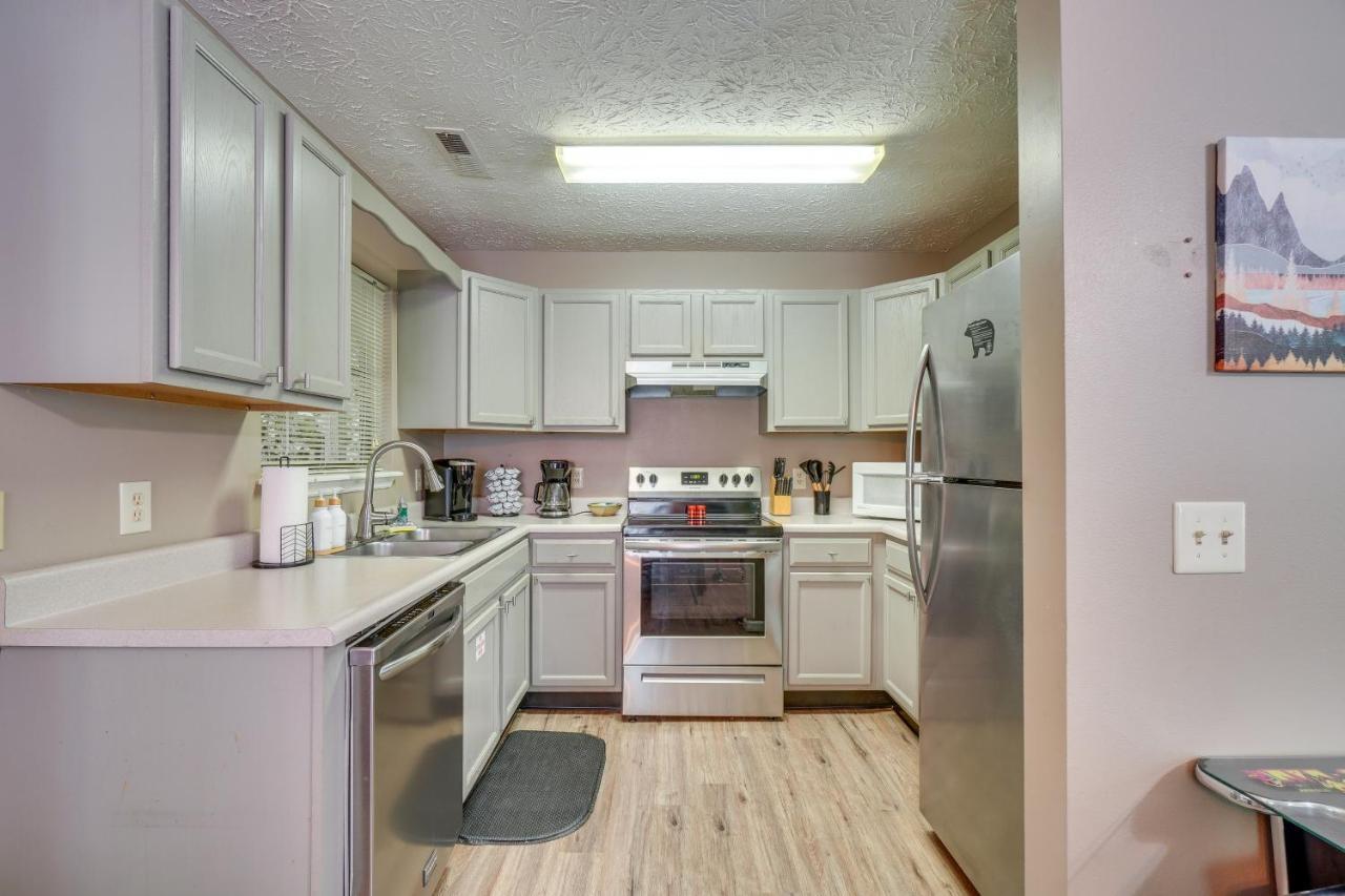 Gatlinburg Vacation Rental Balcony With Hot Tub! Экстерьер фото