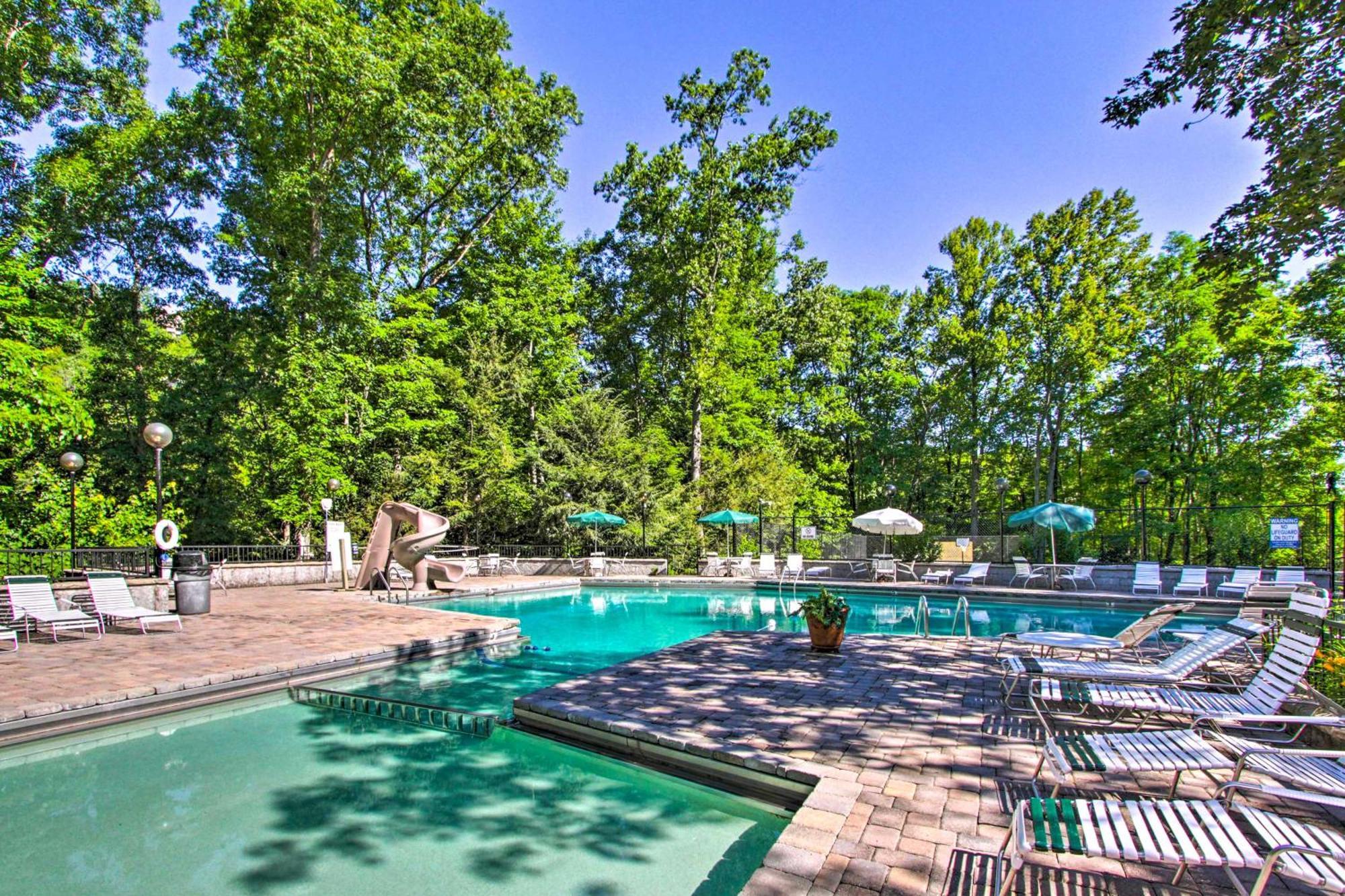 Gatlinburg Vacation Rental Balcony With Hot Tub! Экстерьер фото