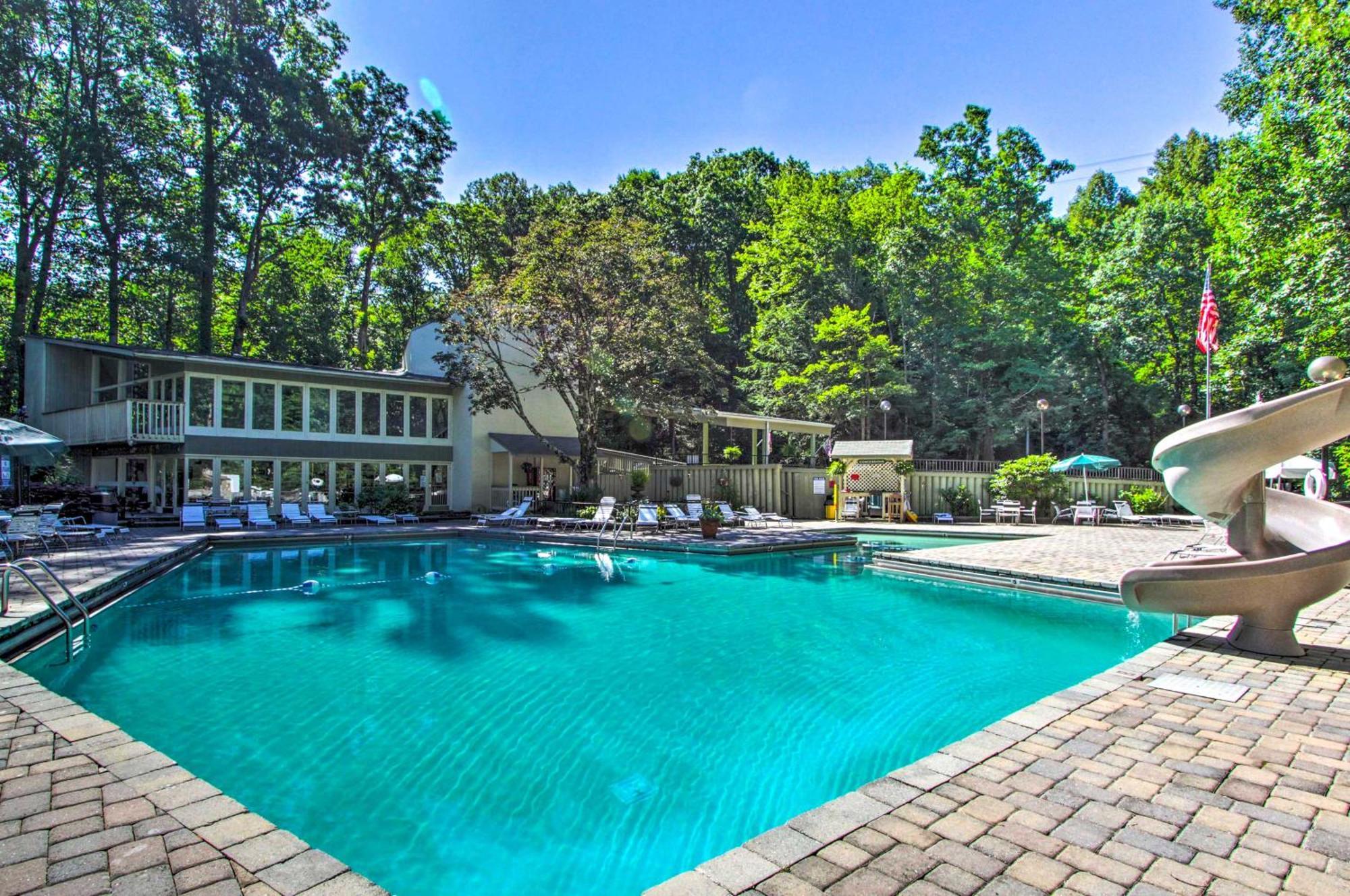 Gatlinburg Vacation Rental Balcony With Hot Tub! Экстерьер фото